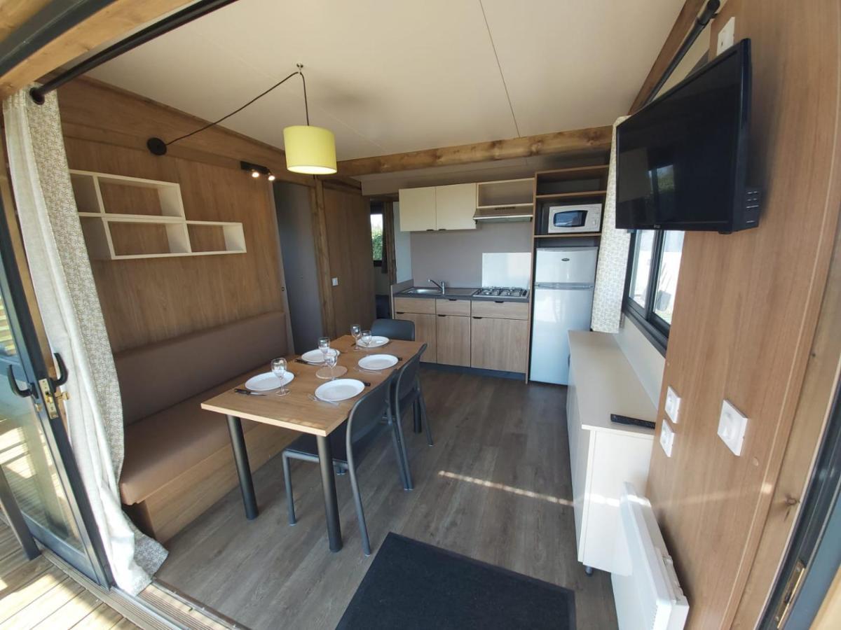 Camping Sainte Mere Eglise Exteriör bild