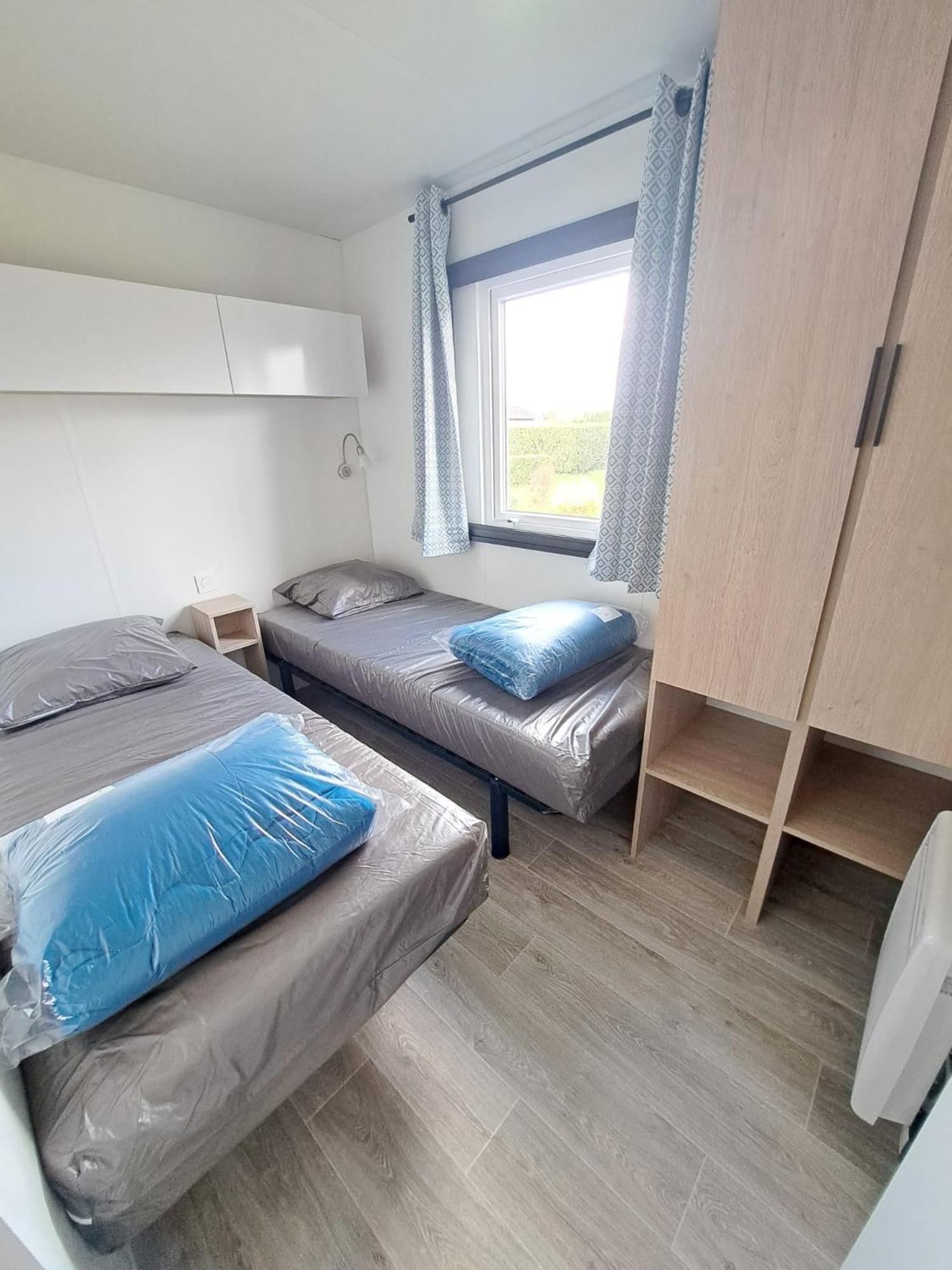 Camping Sainte Mere Eglise Exteriör bild