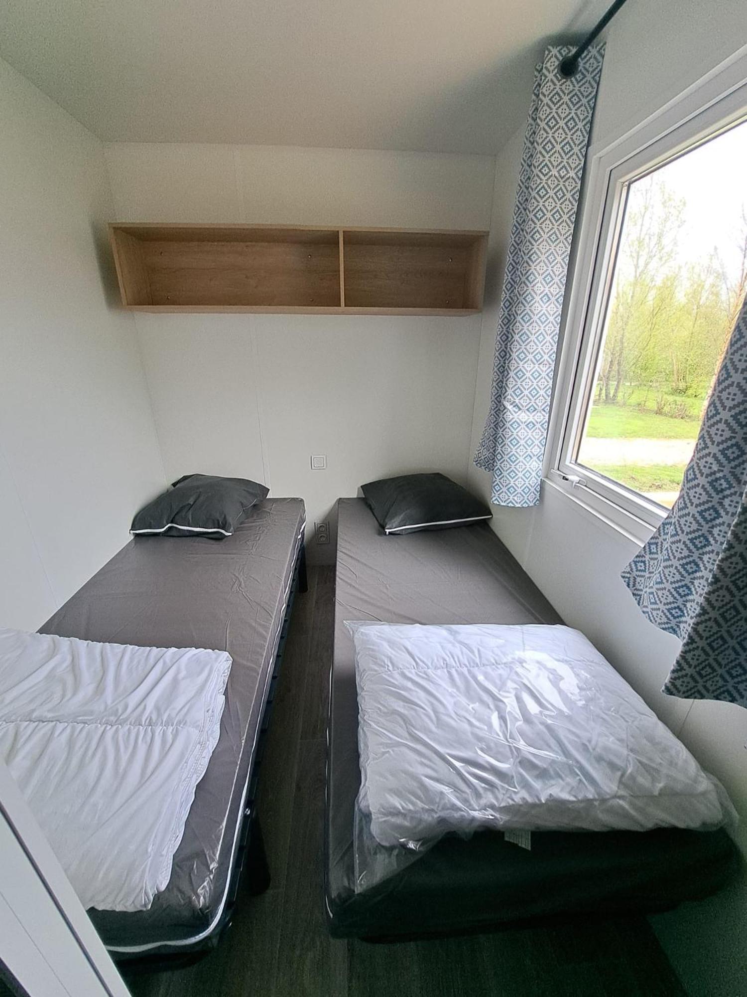 Camping Sainte Mere Eglise Exteriör bild