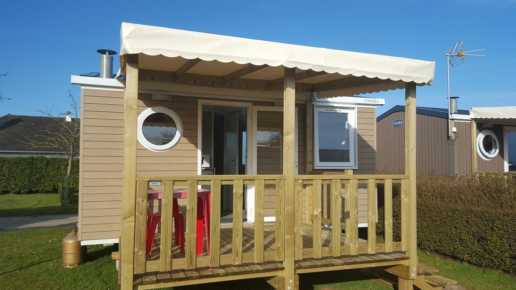Camping Sainte Mere Eglise Exteriör bild